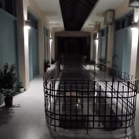 στη στοά βαρβουτσή στούντιο νούμερο 4 Apartment